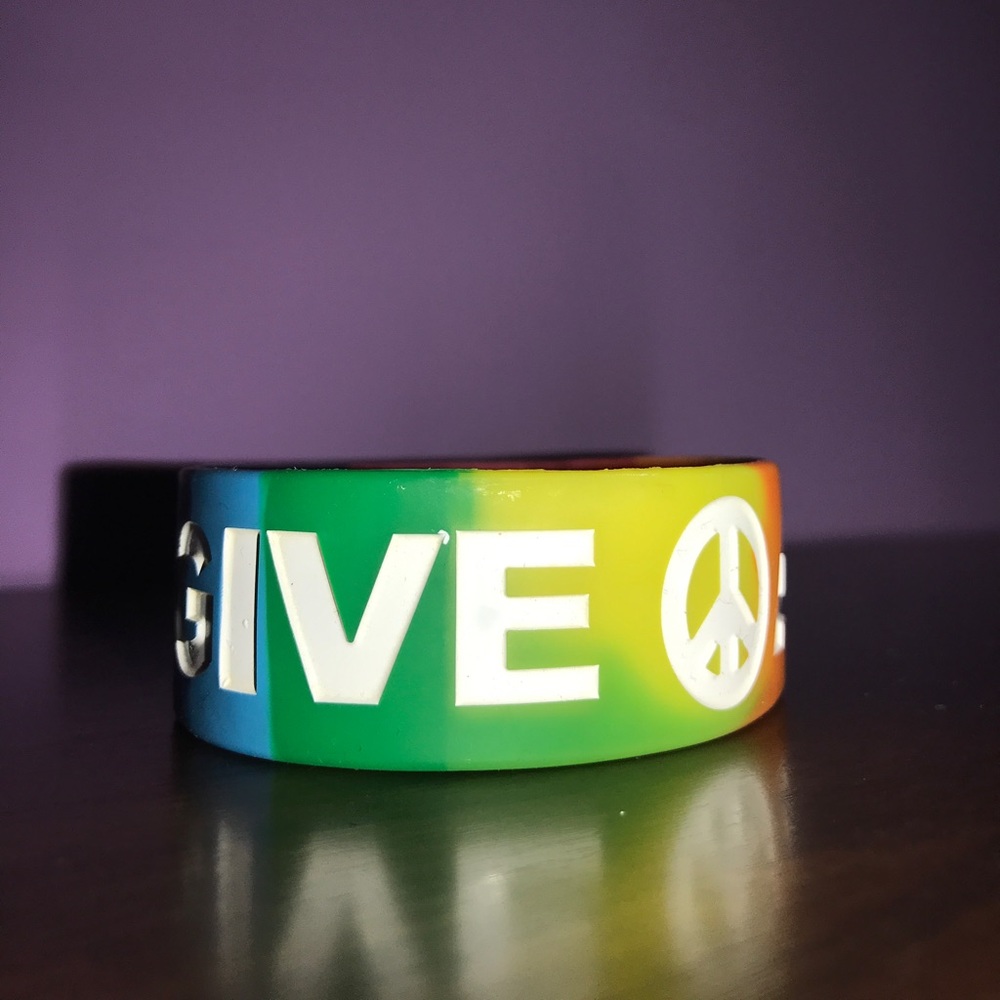 🛍$1 WHEN YOU BUNDLE 🛍- Give Peace a Chance Bracelet- multicolor